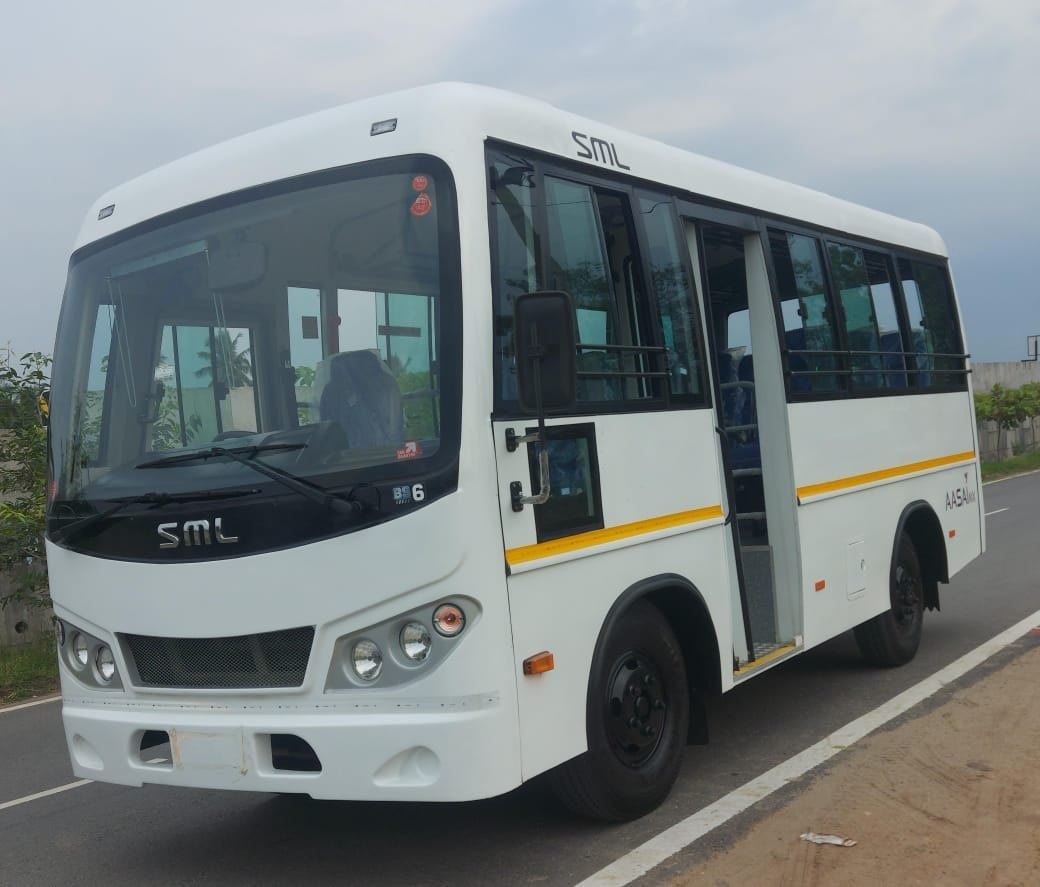 SML Isuzu Bus